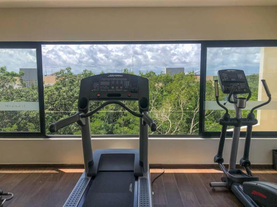 Suit Next To The Common Top Roof Exclusive Building Kingsize Bed 2 Super Pools, Gym, Grill ตูลุม ภายนอก รูปภาพ
