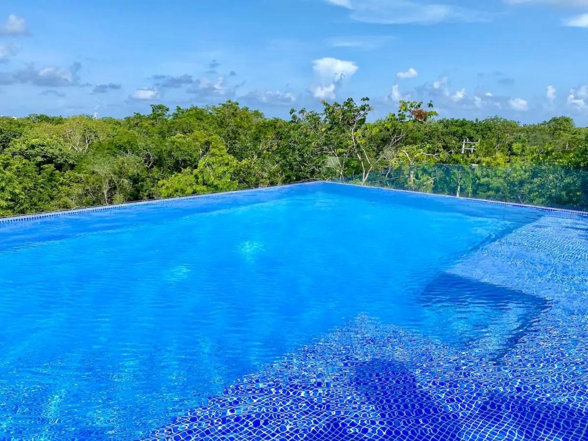 Suit Next To The Common Top Roof Exclusive Building Kingsize Bed 2 Super Pools, Gym, Grill ตูลุม ภายนอก รูปภาพ