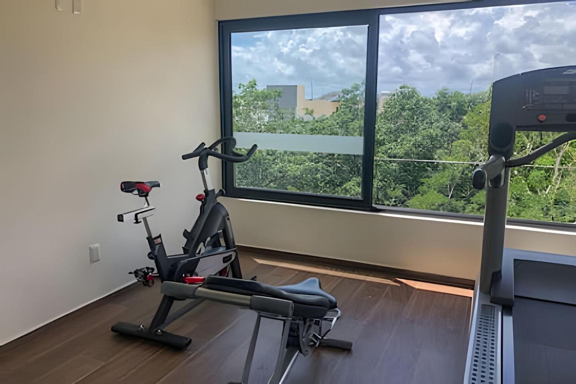 Suit Next To The Common Top Roof Exclusive Building Kingsize Bed 2 Super Pools, Gym, Grill ตูลุม ภายนอก รูปภาพ