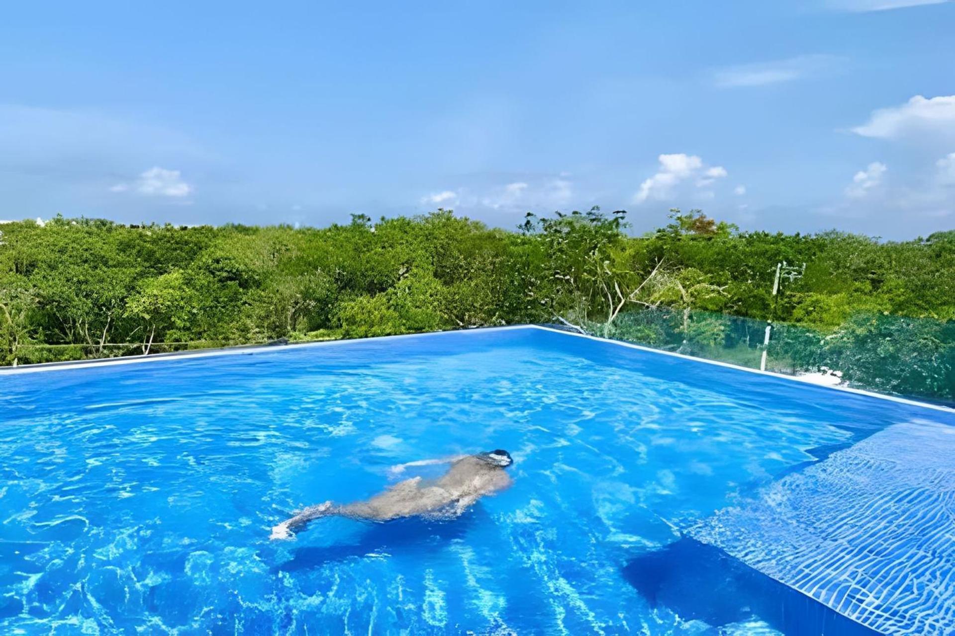 Suit Next To The Common Top Roof Exclusive Building Kingsize Bed 2 Super Pools, Gym, Grill ตูลุม ภายนอก รูปภาพ
