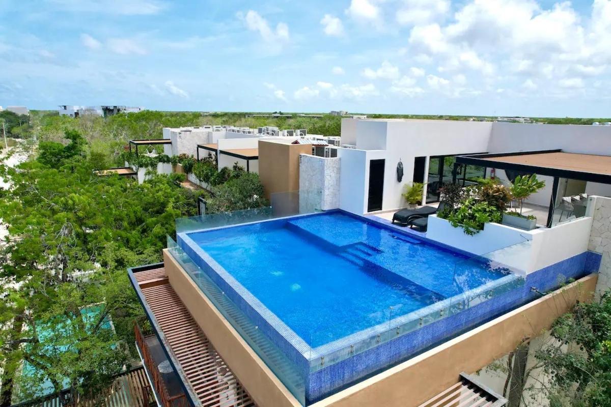 Suit Next To The Common Top Roof Exclusive Building Kingsize Bed 2 Super Pools, Gym, Grill ตูลุม ภายนอก รูปภาพ
