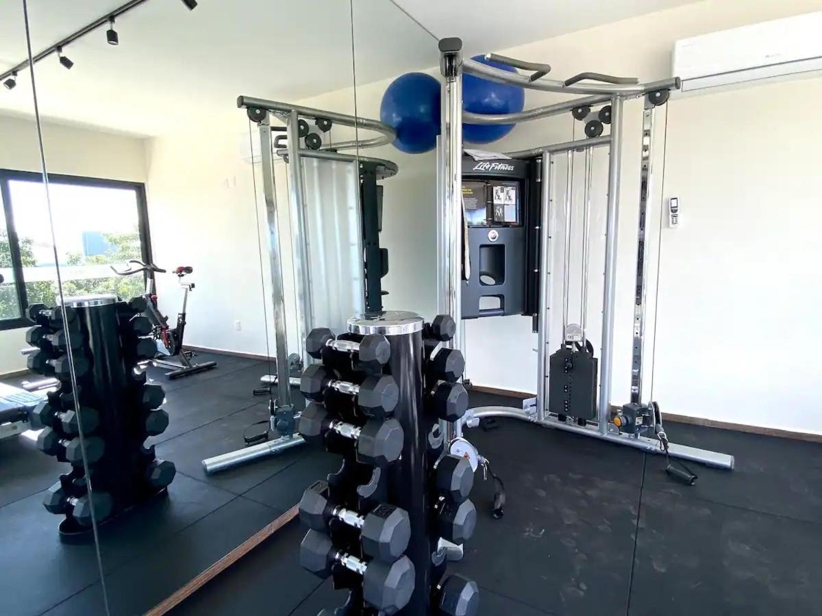 Suit Next To The Common Top Roof Exclusive Building Kingsize Bed 2 Super Pools, Gym, Grill ตูลุม ภายนอก รูปภาพ